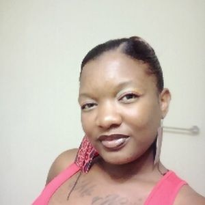 Meet your Posher, Dominique